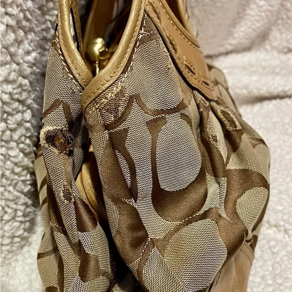 Coach Signature Tan And Gold Canvas/Leather Vintage Y2K Ergo Satchel - Picture 11 of 14